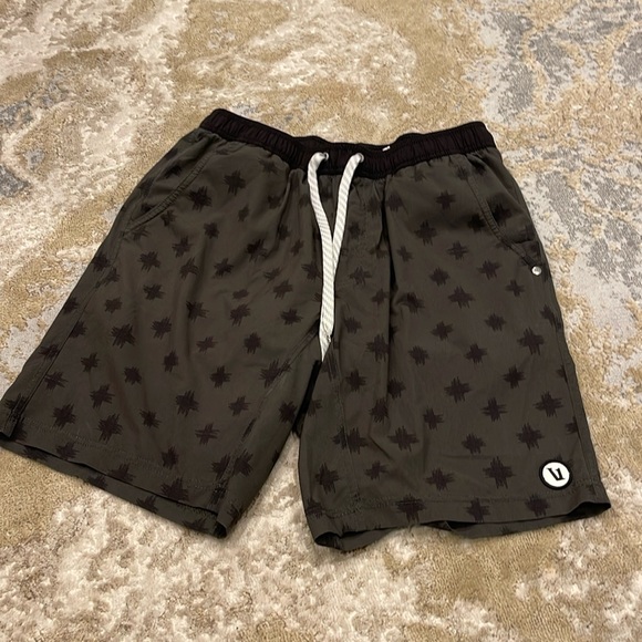 Vuori
Men's Kore Print Yoga Shorts size medium - Picture 4 of 9